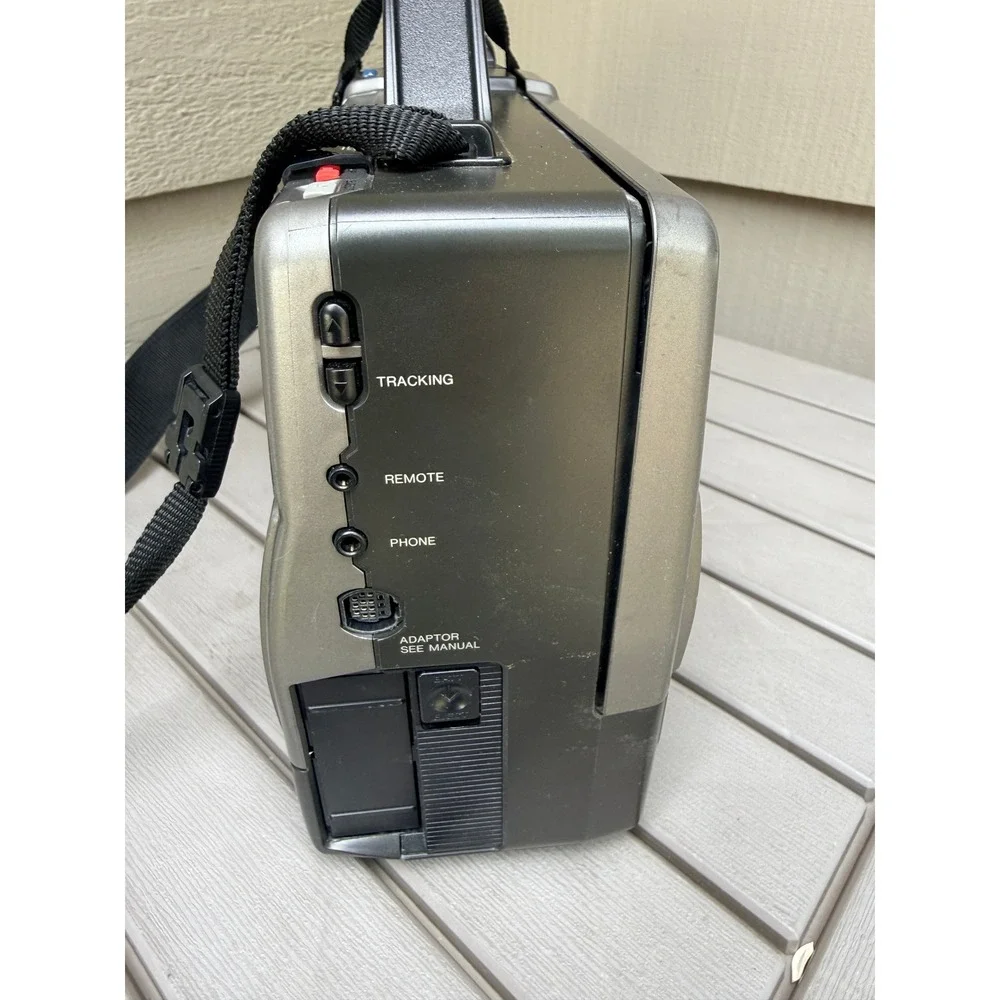 GE VHS Camcorder CG-9810 HQ Movie Video System with Case and Manual Vintage